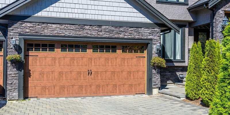 residential-garage-door-makeover-Supreme-Garage-Door-Repair
