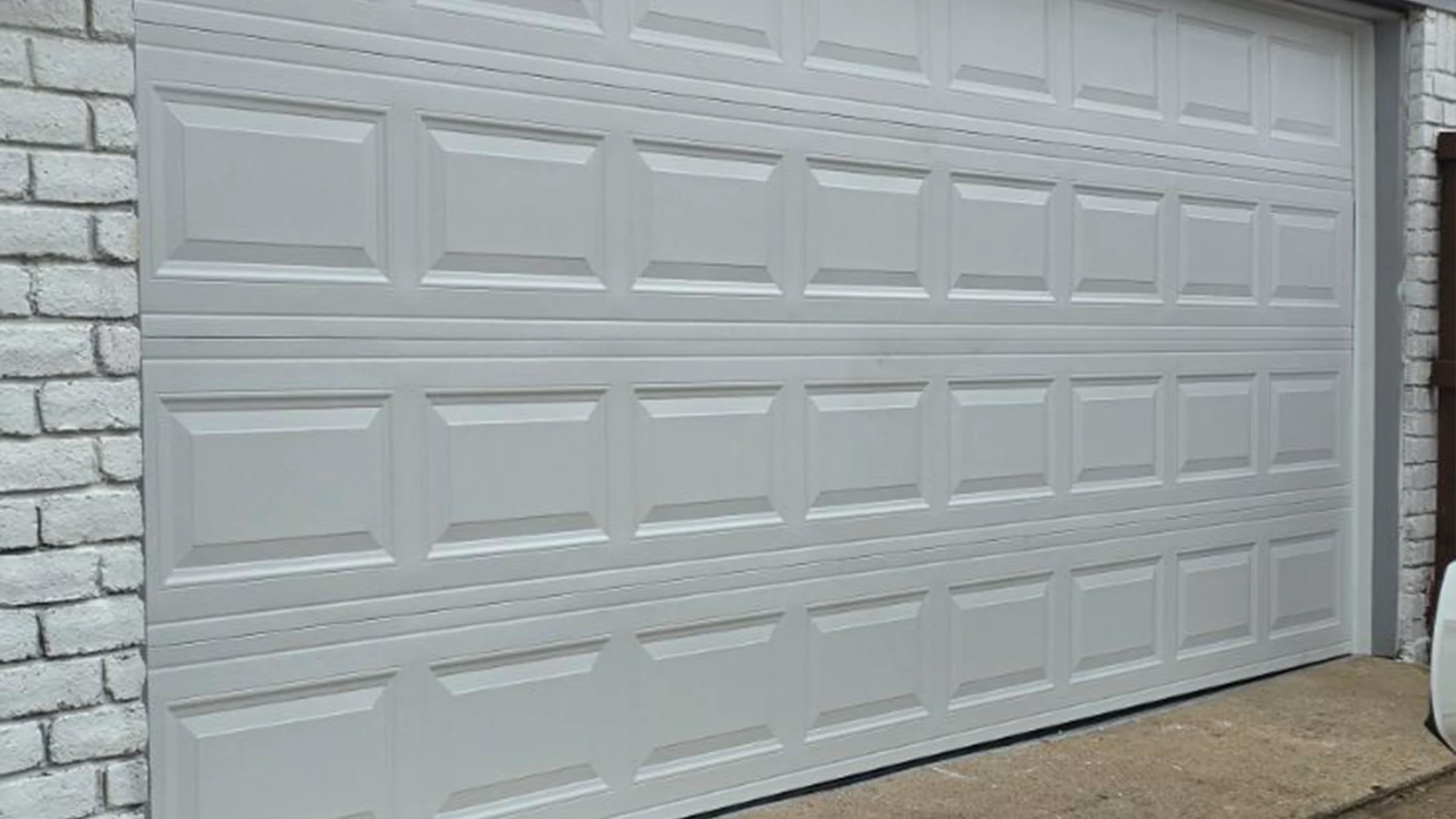 Insulated steel garage doors in Dallas Fort Worth